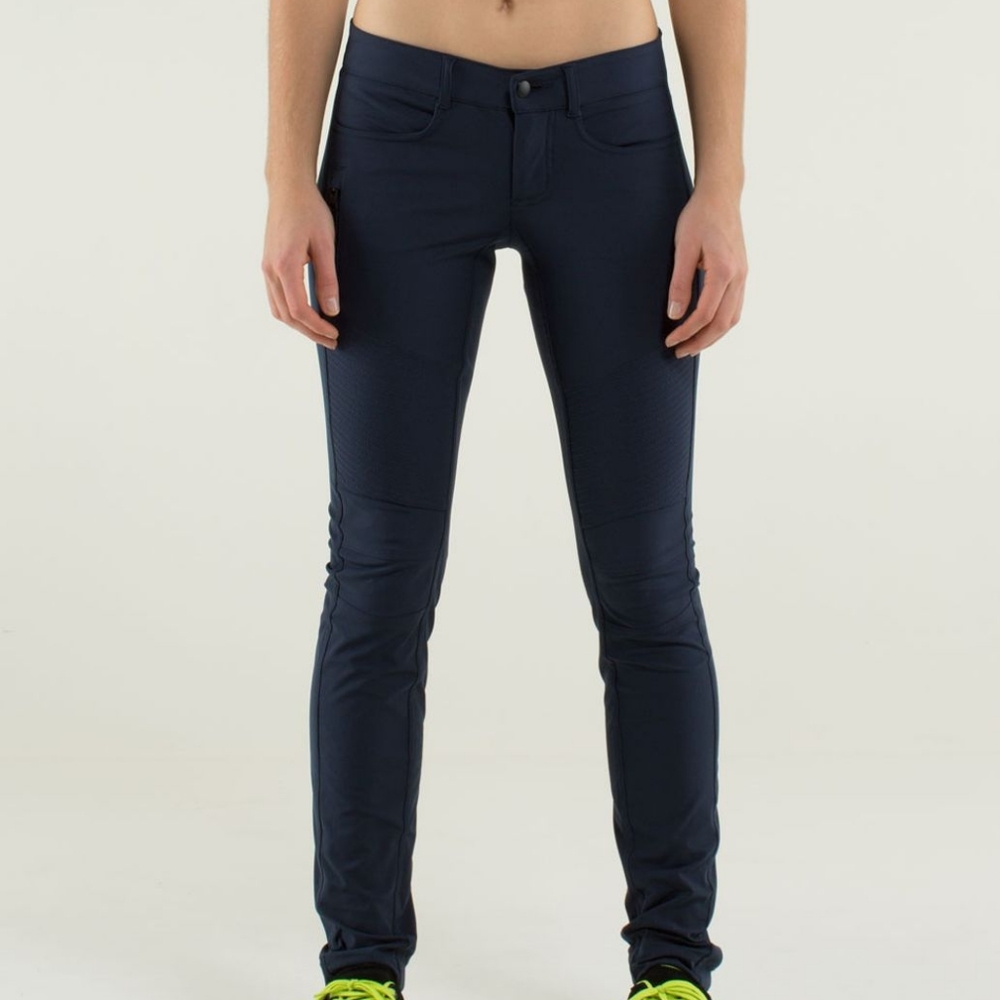 Lululemon Bust a Move Blue Paints